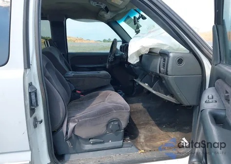 2002 GMC Sierra 1500 Sle z USA, uszkodzony, nr VIN 2GTEC19V721345759